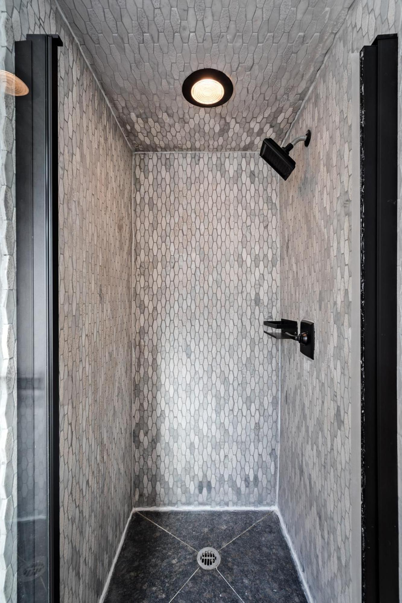 Modern Kitsilano 2 Bedroom Home With A Hot Tub Vancouver Bagian luar foto