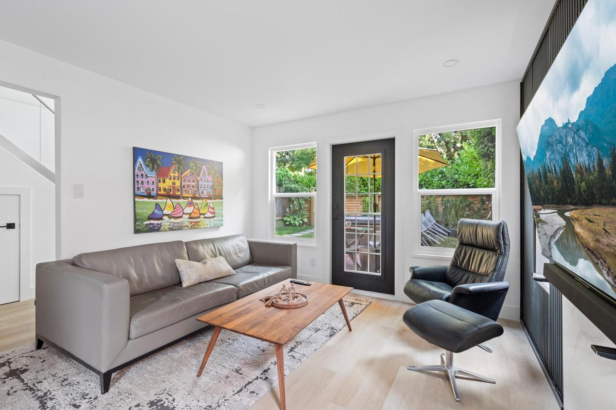 Modern Kitsilano 2 Bedroom Home With A Hot Tub Vancouver Bagian luar foto