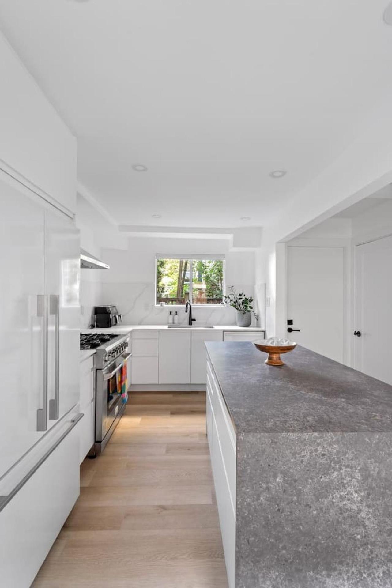 Modern Kitsilano 2 Bedroom Home With A Hot Tub Vancouver Bagian luar foto